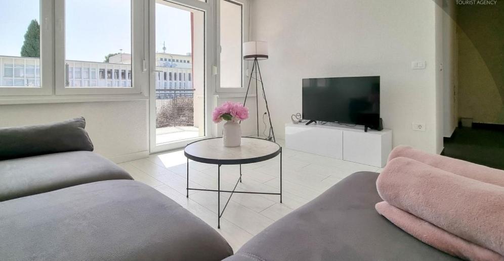 Bella Apartment Umag Exteriör bild