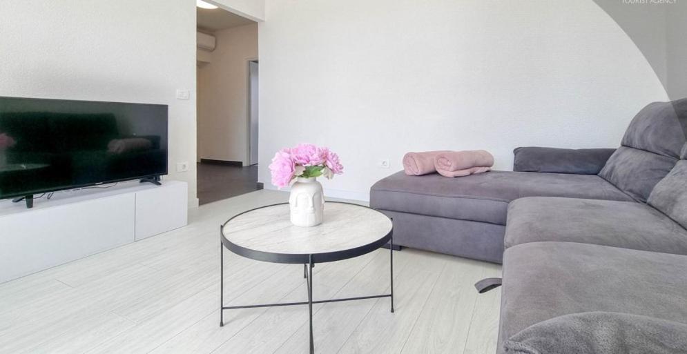 Bella Apartment Umag Exteriör bild